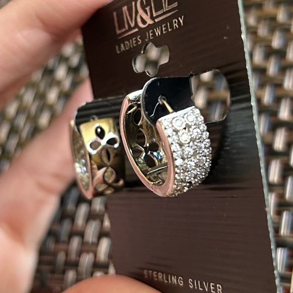 NWT Filigree Wide Pavé Huggie Hoop Earrings - Picture 9 of 11